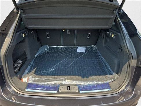 New 2026 Jaguar F-PACE R-Dynamic S image 9