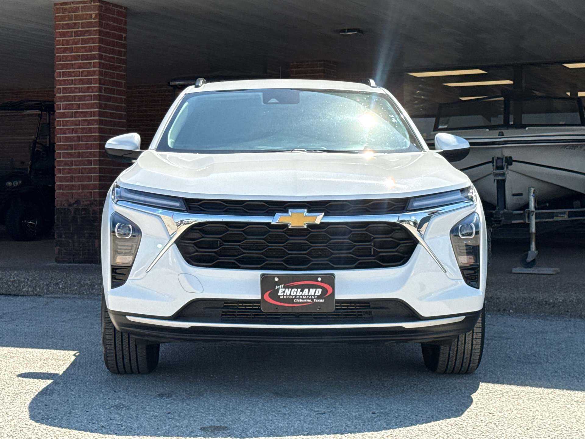 Used 2025 Chevrolet Trax LT FWD image 2