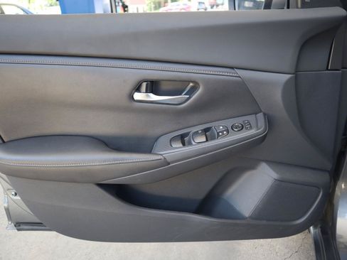 Used 2022 Nissan Sentra SV FWD image 38