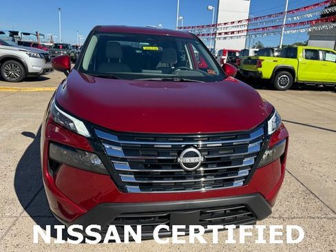 Certified 2025 Nissan Rogue SV image 16