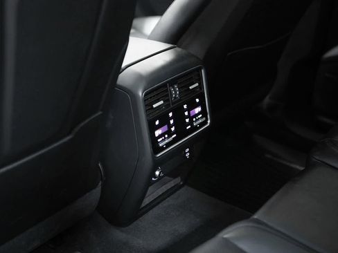 Certified 2023 Porsche Cayenne S Platinum AWD/4WD image 35
