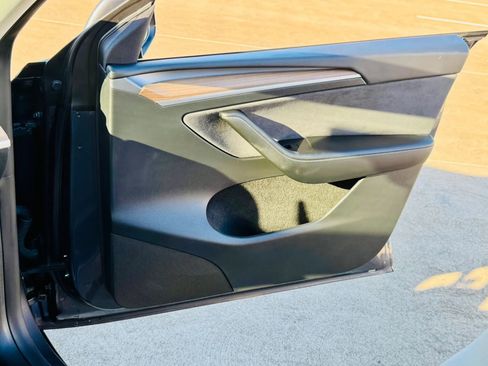 Used 2023 Tesla Model Y Performance AWD/4WD image 22