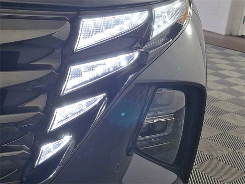 Used 2022 Hyundai Tucson Limited w/ Winter Package image 13