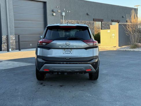 Used 2023 Nissan Rogue SV image 5
