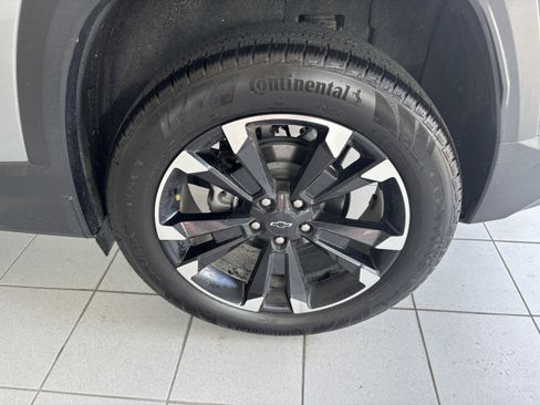 Used 2025 Chevrolet Equinox RS w/ Safety and Technology Package FWD image 4