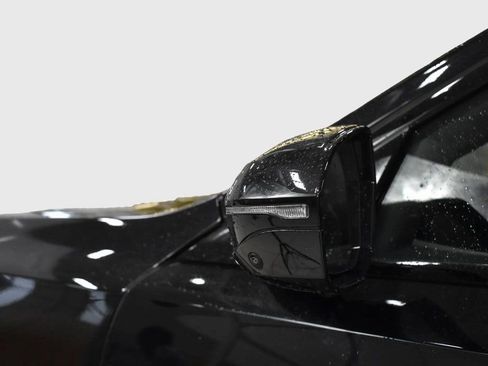 Used 2025 BMW 760i xDrive image 19