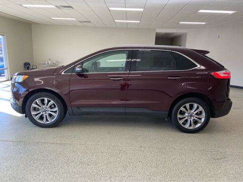 Used 2019 Ford Edge Titanium image 11