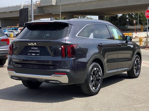 Used 2025 Kia Sorento S w/ Panoramic Sunroof Package FWD image 3