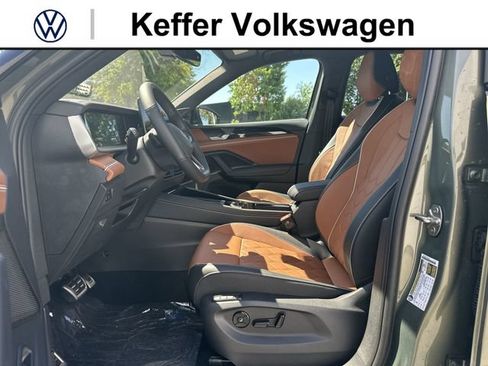 New 2026 Volkswagen Tiguan SEL R-Line AWD/4WD image 12