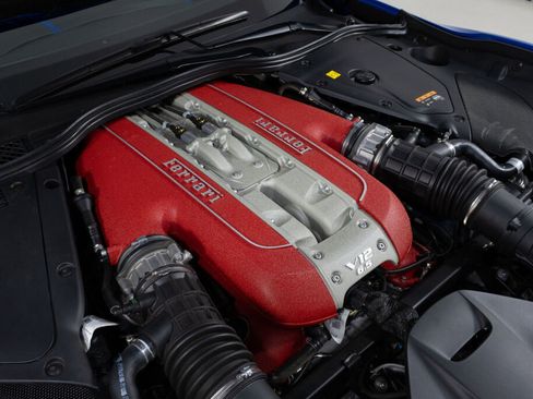 Used 2022 Ferrari 812 GTS RWD image 28
