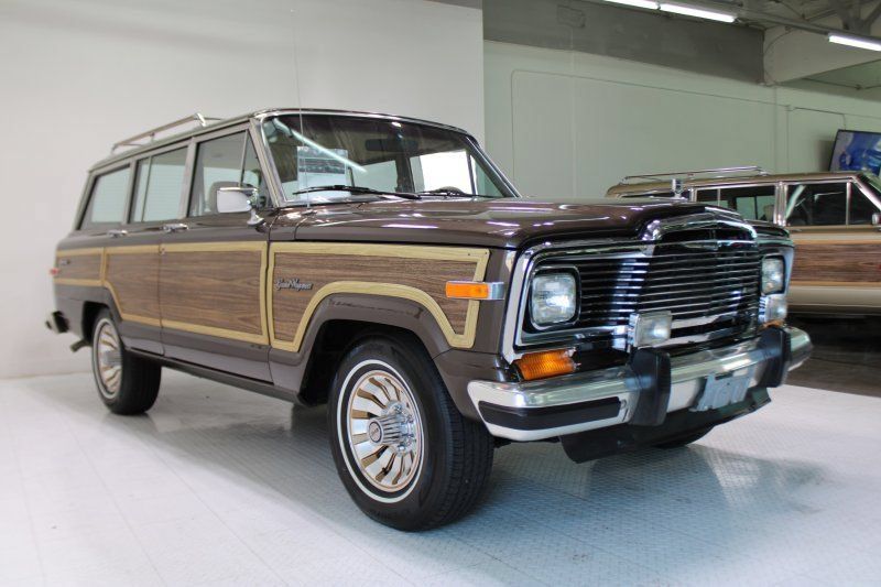 Used 1987 Jeep Grand Wagoneer AWD/4WD image 9