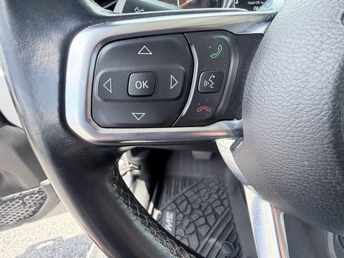 Used 2020 Jeep Wrangler Unlimited Sahara AWD/4WD image 16