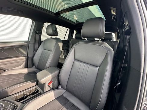 Used 2023 Volkswagen Tiguan SE R-Line AWD/4WD image 25