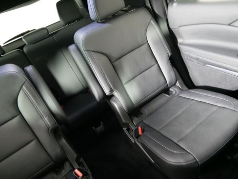 Used 2024 Chevrolet Traverse LT w/ Midnight/Sport Edition AWD/4WD image 14