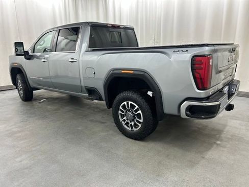 Used 2024 GMC Sierra 2500 SLT w/ SLT Convenience Package AWD/4WD image 4