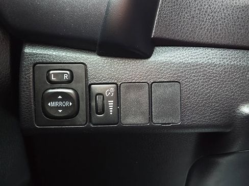 Used 2018 Toyota Corolla SE w/ Body Protection Package FWD image 25