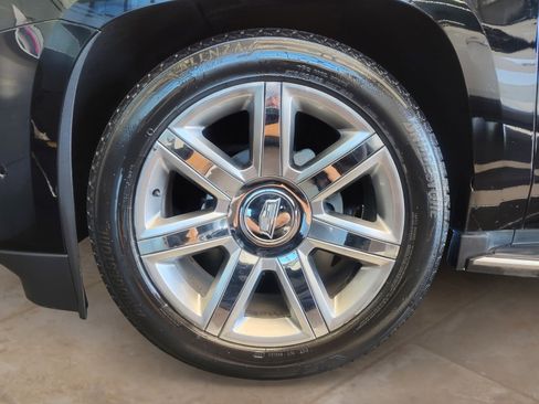 Used 2018 Cadillac Escalade Luxury w/ LPO, Radiant Package RWD image 32