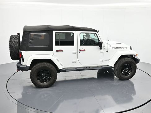 Used 2016 Jeep Wrangler Unlimited Rubicon image 30