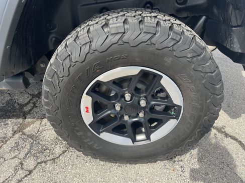 Used 2022 Jeep Wrangler Unlimited Rubicon w/ Cold Weather Group image 10