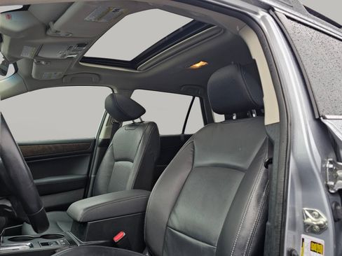 Used 2017 Subaru Outback 2.5i Limited AWD/4WD image 20