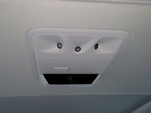 Used 2024 Kia Carnival SX Prestige image 18