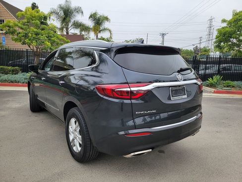 Used 2021 Buick Enclave Essence w/ Sound and Sites Package FWD image 4