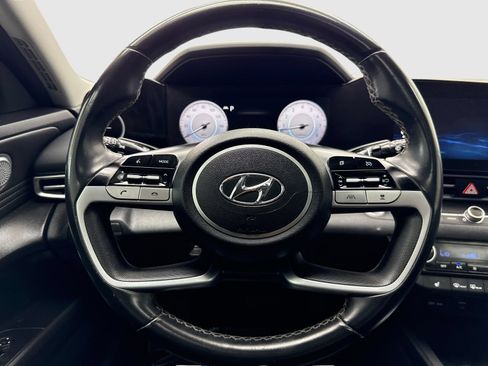 Used 2022 Hyundai Elantra Limited FWD image 19