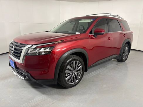 Used 2022 Nissan Pathfinder SL w/ SL Premium Package AWD/4WD image 4