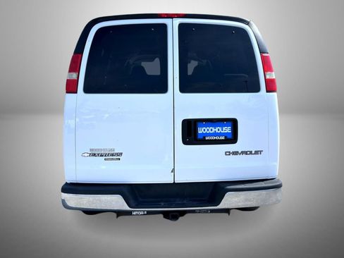 Used 2006 Chevrolet Express 3500 Passenger w/ LT Preferred Equipment Group RWD image 6