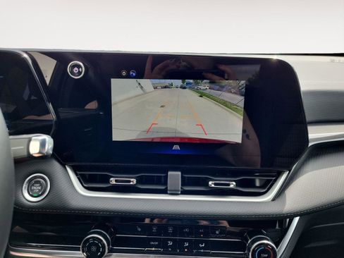 Used 2026 Chevrolet Equinox LT image 14