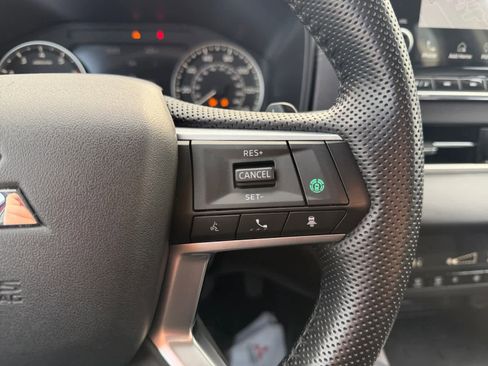 Used 2024 Mitsubishi Outlander SE image 22
