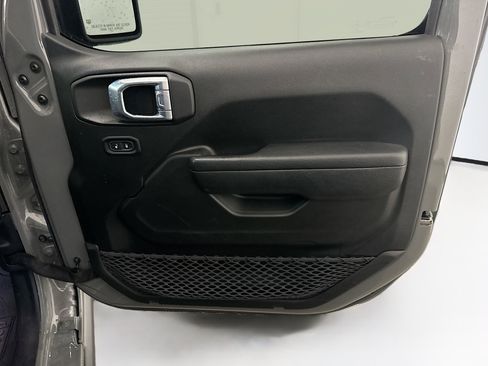 Used 2023 Jeep Wrangler Unlimited Rubicon 4xe w/ Steel Bumper Group image 33