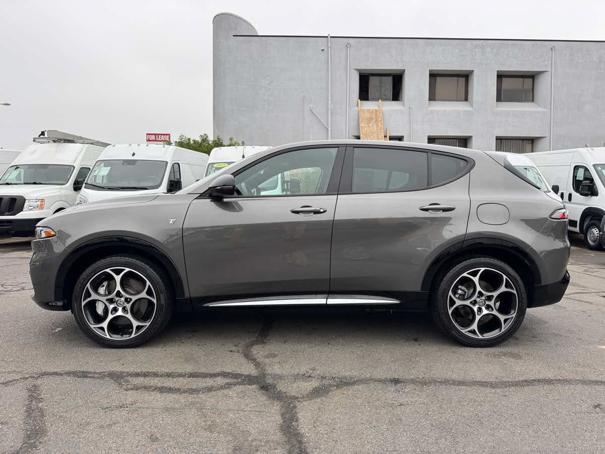 Used 2024 Alfa Romeo Tonale Ti w/ Premium Interior Package AWD/4WD image 7
