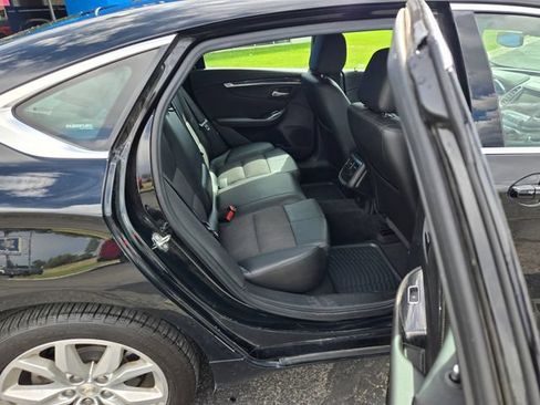 Used 2017 Chevrolet Impala LT FWD image 29