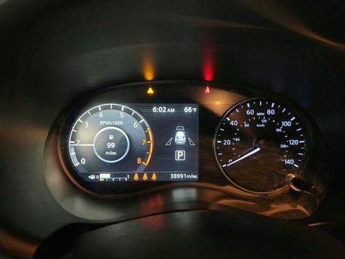 Used 2023 Nissan Kicks SV image 8