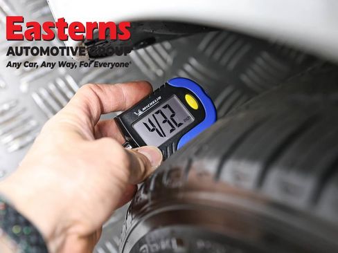 Used 2023 Tesla Model 3 Standard Range image 23