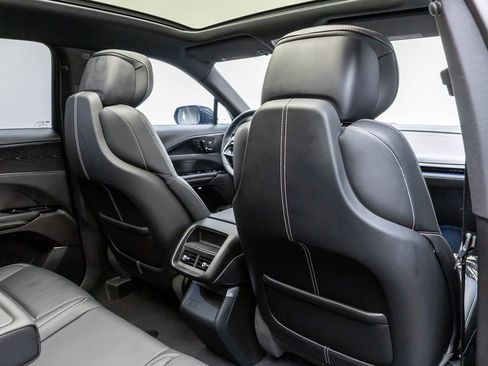 Used 2024 Cadillac Lyriq Luxury image 35