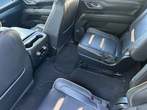 Used 2023 GMC Yukon AT4 w/ Technology Package AWD/4WD image 12