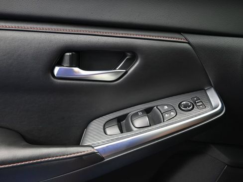 Used 2024 Nissan Sentra SR w/ SR Premium Package FWD image 22