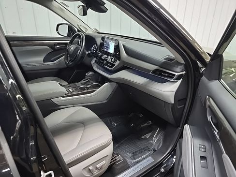 Used 2020 Toyota Highlander Limited AWD/4WD image 17