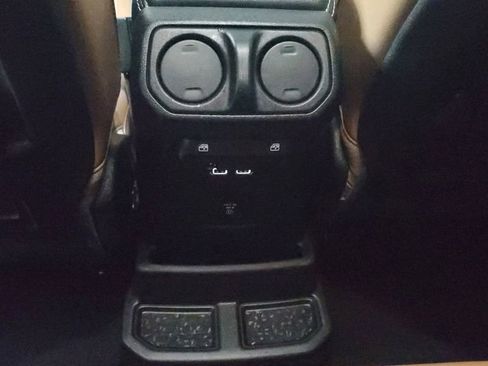 Used 2022 Jeep Wrangler Unlimited Rubicon 4xe AWD/4WD image 14