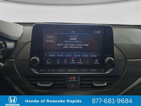 Used 2024 Nissan Altima 2.5 SV FWD image 21