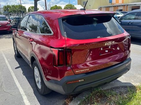 Used 2023 Kia Sorento LX FWD image 4