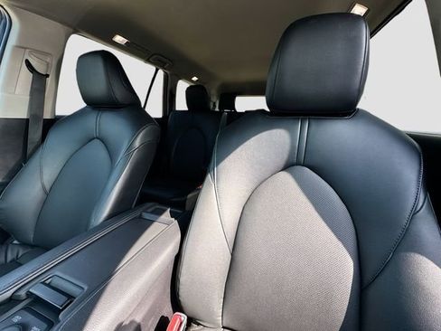 Used 2024 Toyota Grand Highlander AWD image 21
