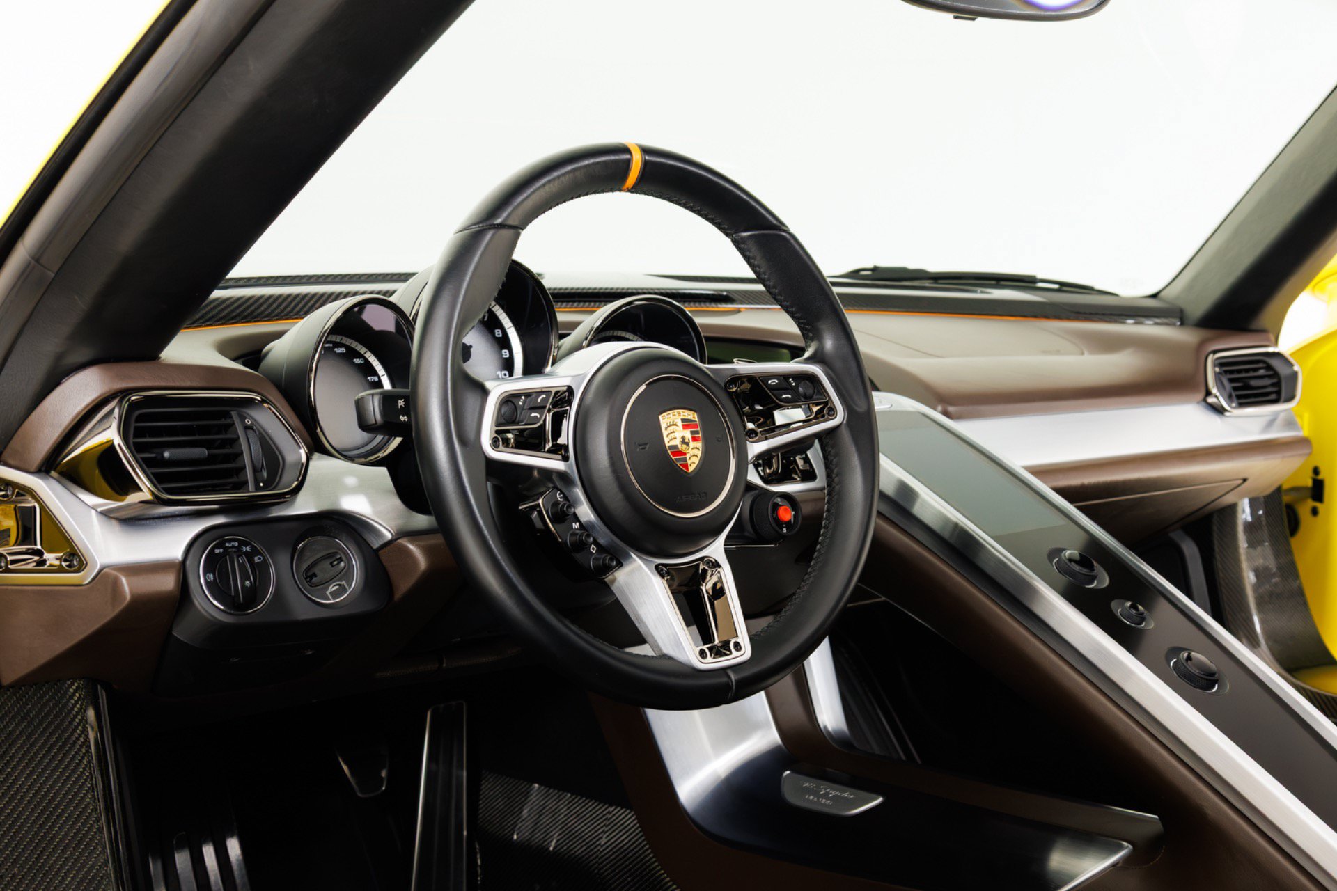 Used 2015 Porsche 918 Spyder AWD/4WD image 16