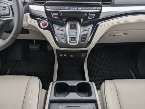 Certified 2025 Honda Odyssey Touring image 19