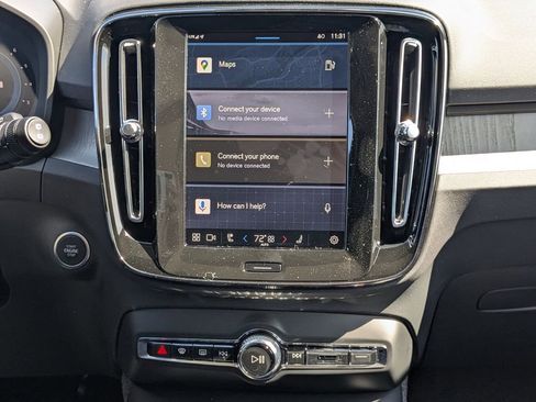 New 2025 Volvo XC40 B5 Ultra w/ Climate Package image 16