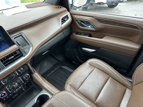 Certified 2023 Chevrolet Suburban High Country w/ Premium Package 2 AWD/4WD image 14
