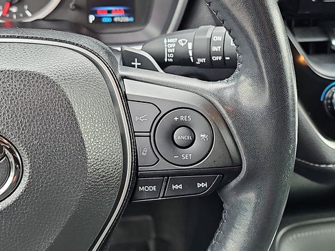 Used 2020 Toyota Corolla SE w/ SE Preferred Package image 21