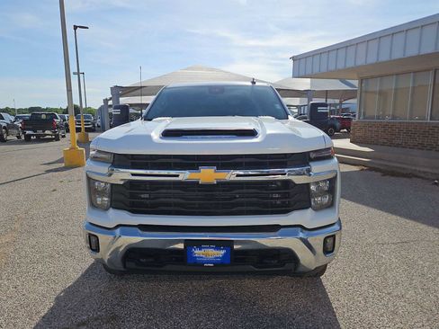 Used 2025 Chevrolet Silverado 2500 LT AWD/4WD image 3